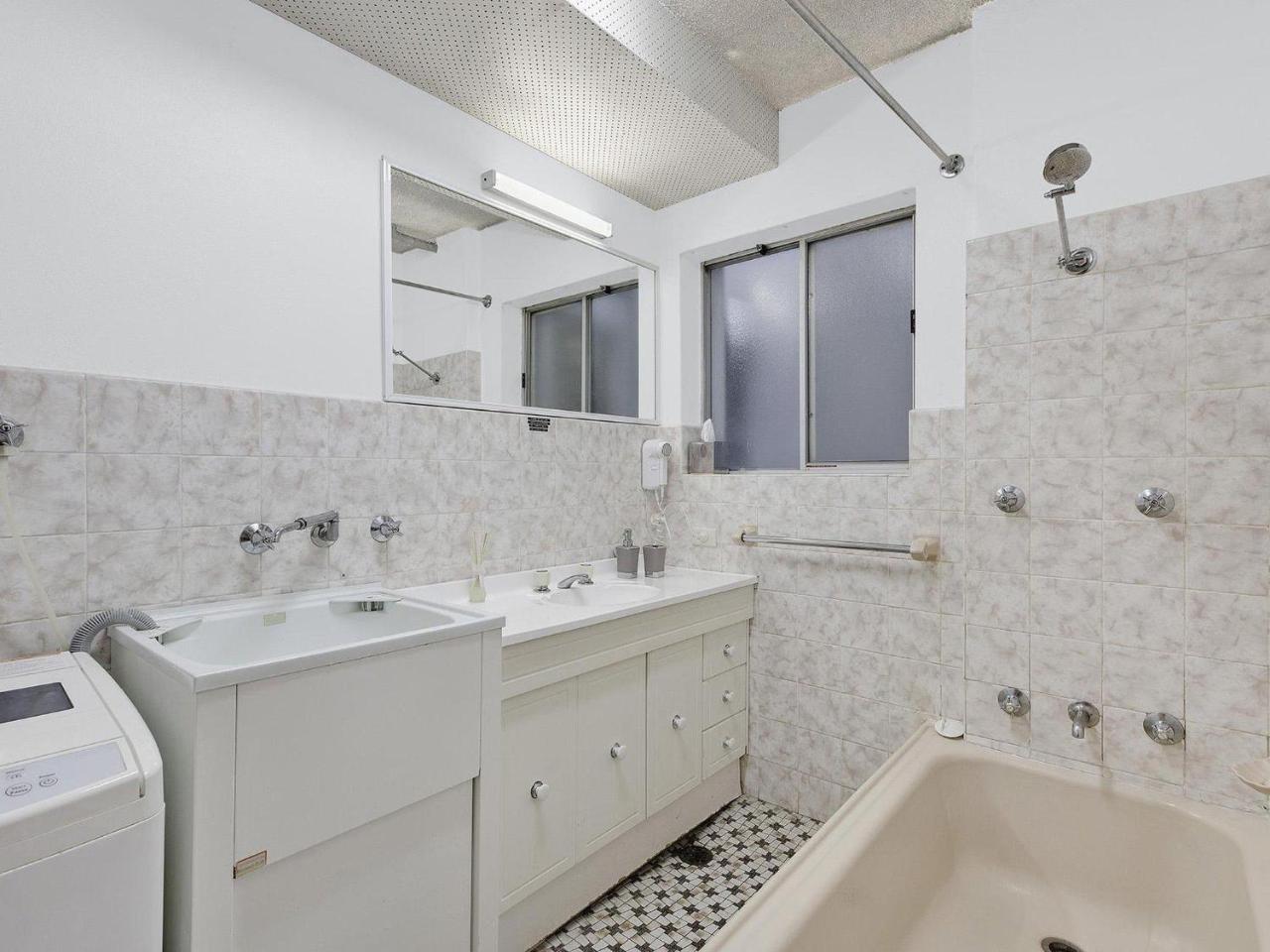 Dolphin Court 5 Apartment Entrance Екстериор снимка